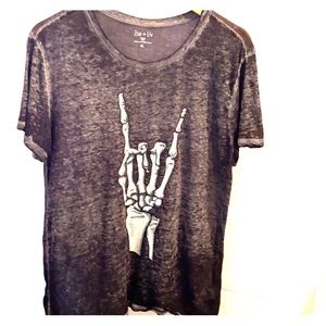 Dark grey rock n roll skeleton hand tee